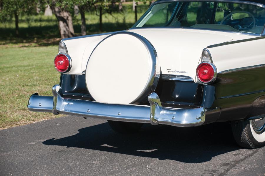  Ford Fairlane Crown Victoria Hardtop 1955 года  (фото 11 из 55)